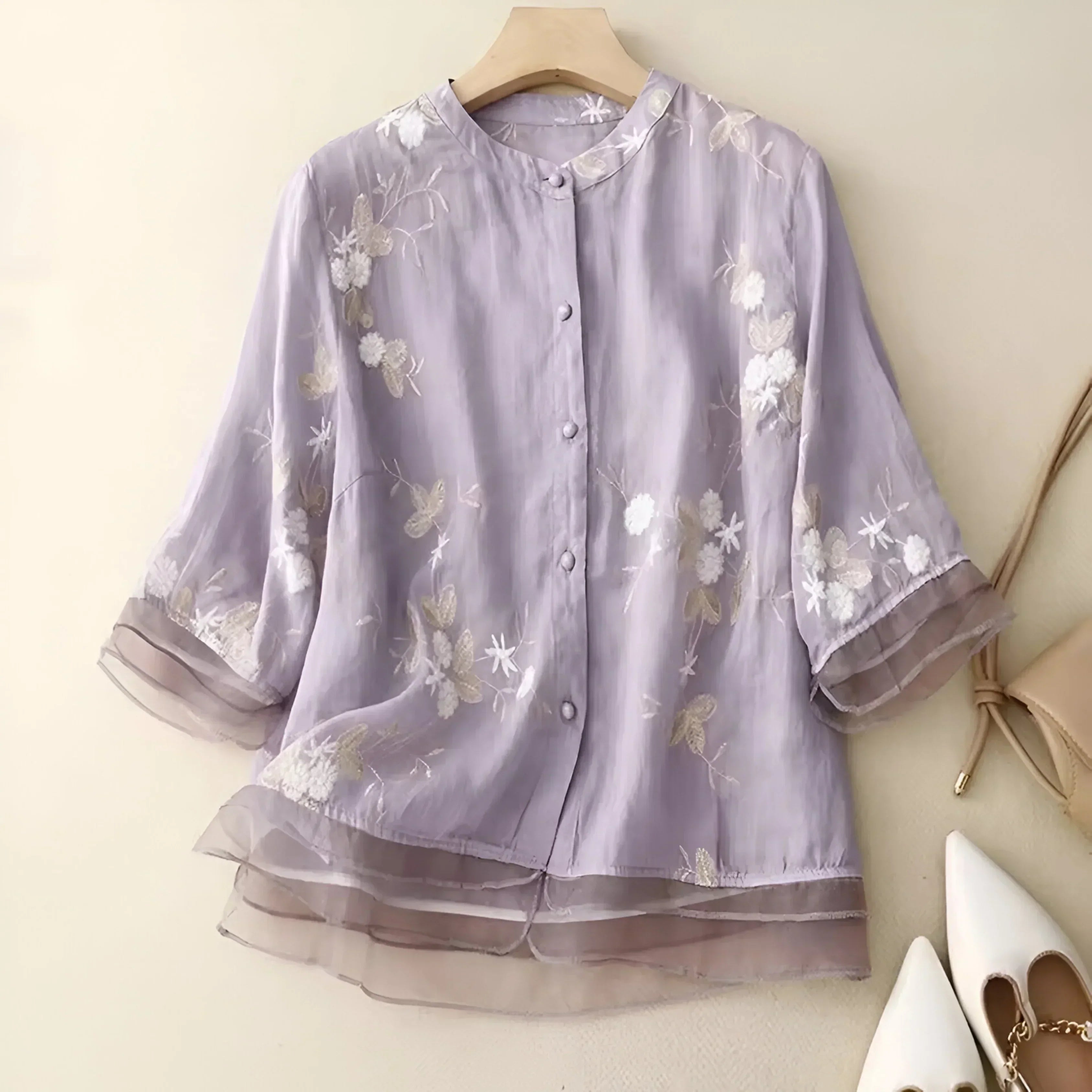 EMILIE | COTTON TOP WITH EMBROIDERED FLOWERS