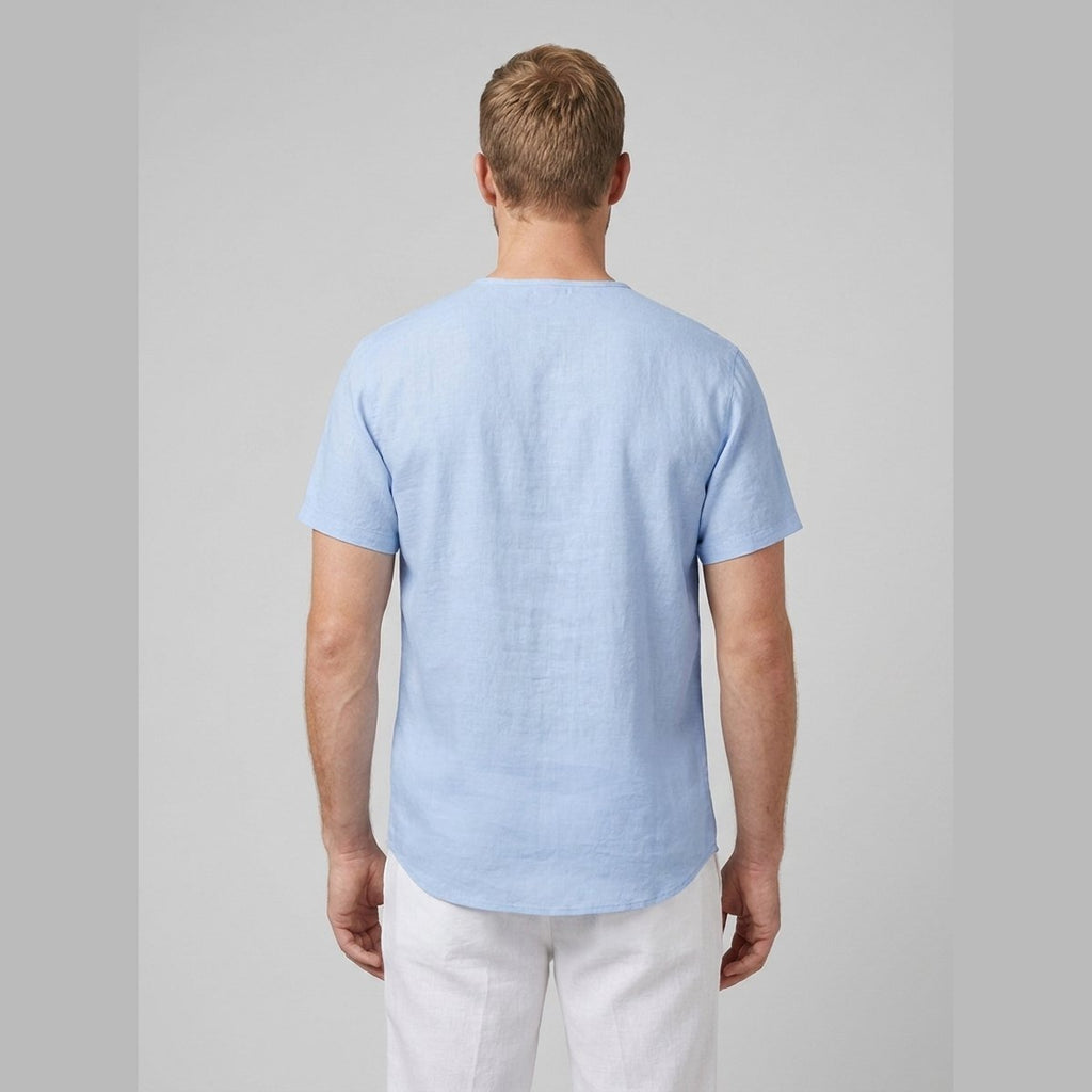 Relaxed fit men's t-shirt in light blue, made from breathable linen, featuring a v-neck and short sleeves. 5