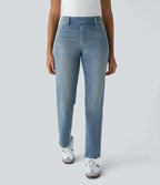 High-waisted navy pants made of stretch fabric, featuring a sleek, tailored style with practical side pockets. 9