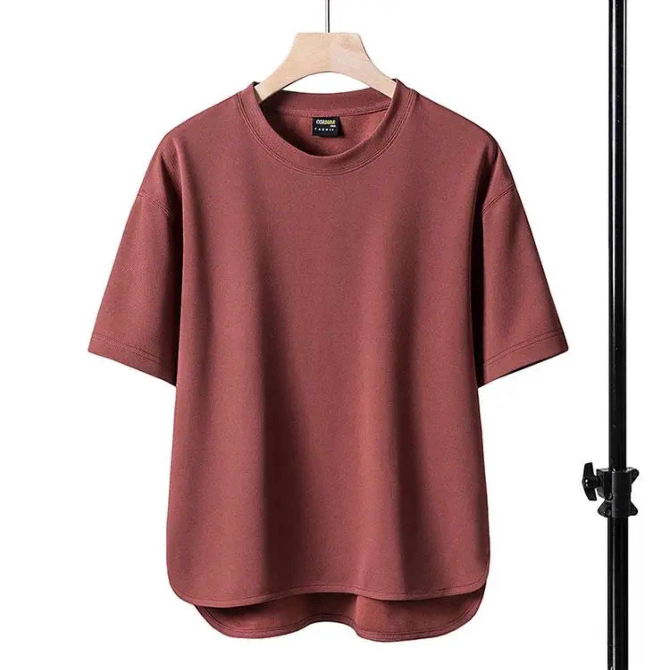 Oversized t-shirt in soft lavender, featuring a relaxed fit and minimalistic design. 4