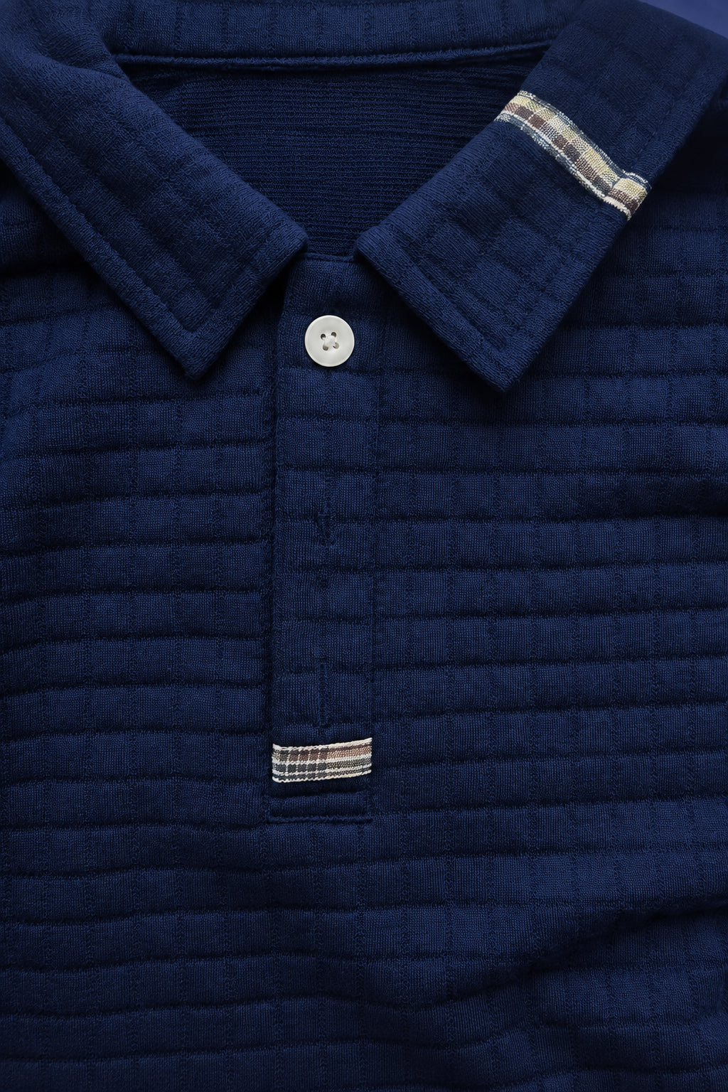 Everett polo collar and placket detail navy