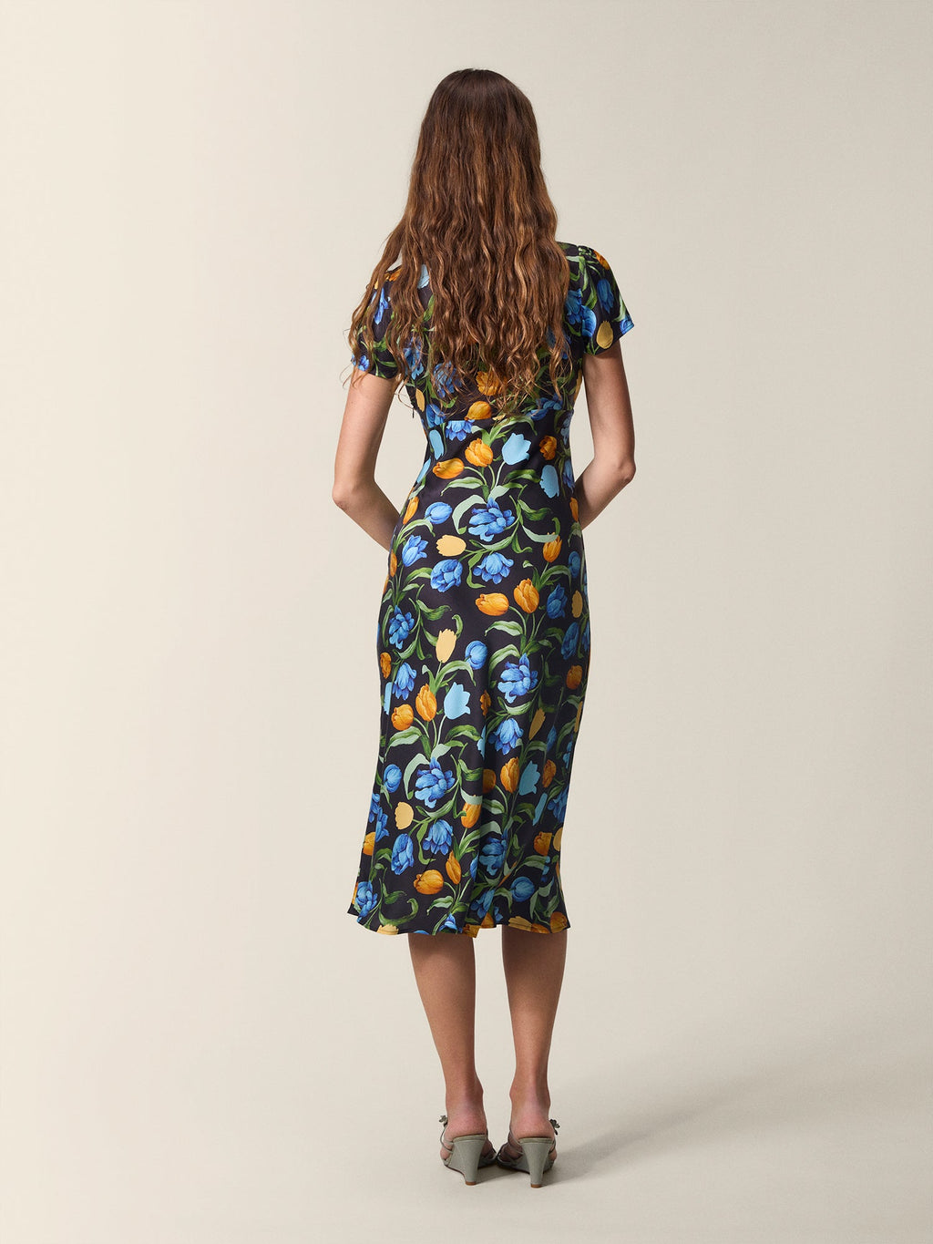 Ines Dress Black Floral Midi with Square Neckline and Short Sleeves 3