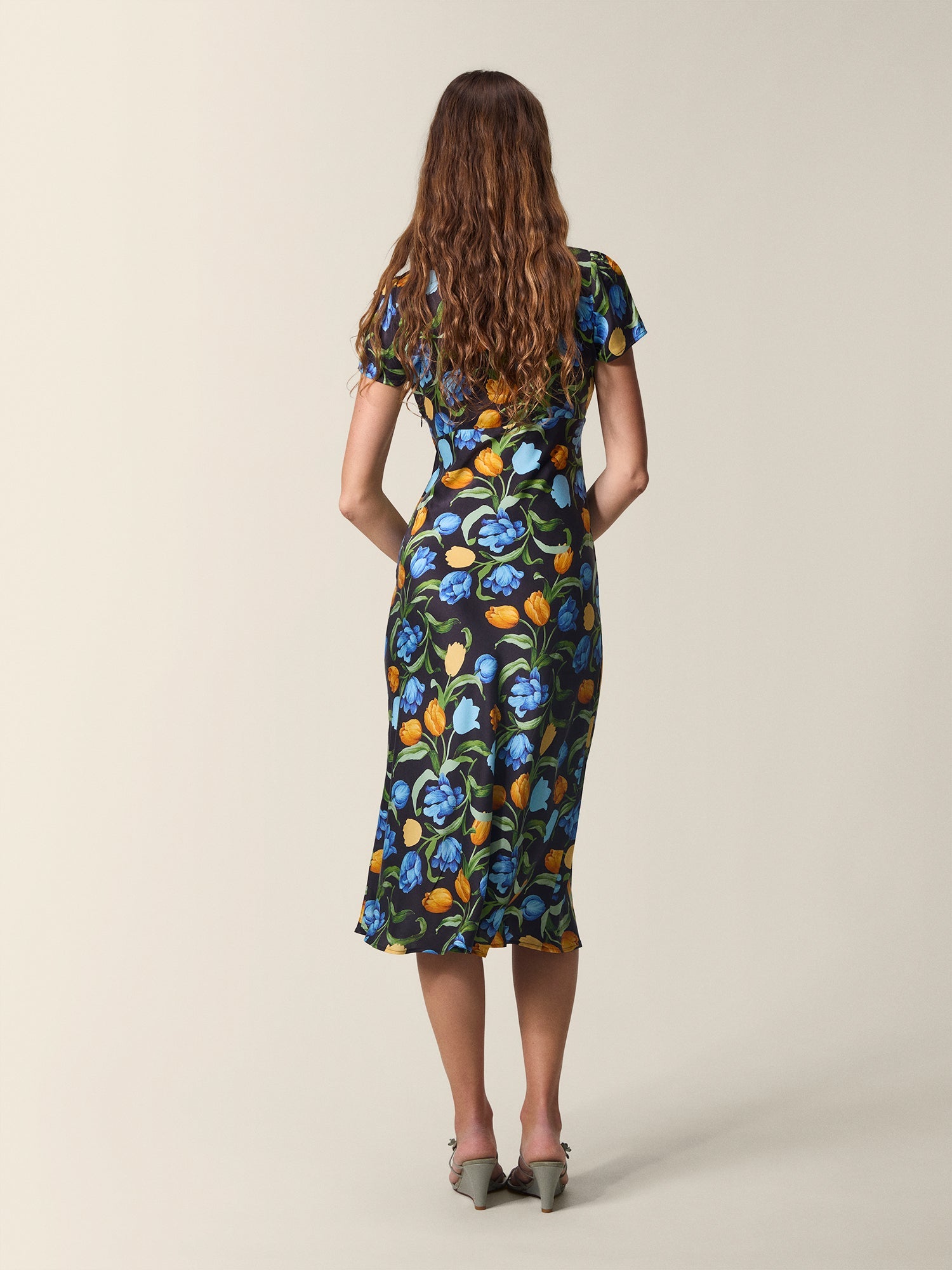 Ines Dress Black Floral Midi with Square Neckline and Short Sleeves 3