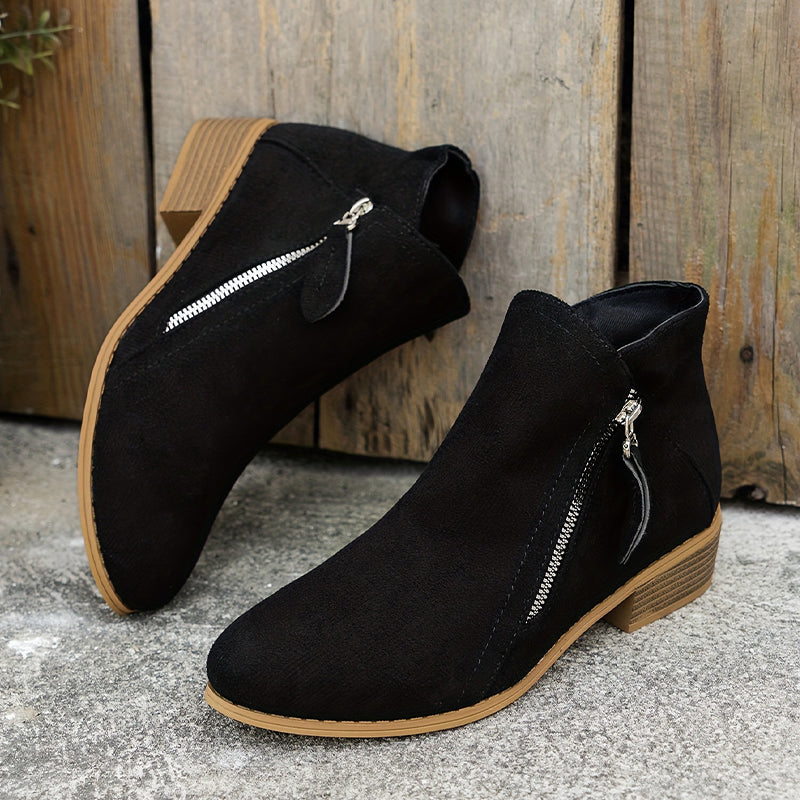 Women's block heel shoes in navy blue, featuring a zip closure and a modern, comfortable design. 5