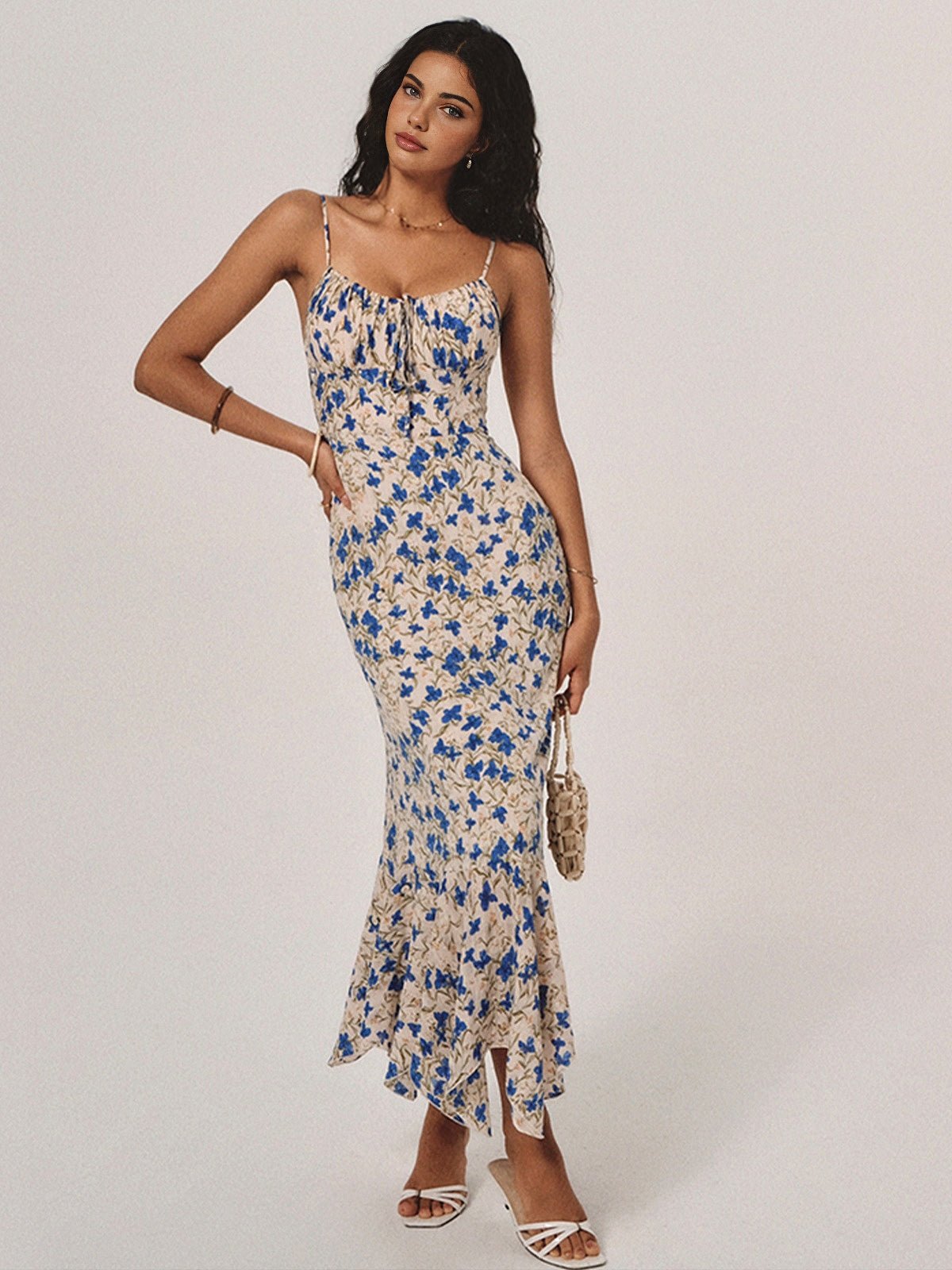 Lila floral maxi dress in soft purple with an irregular hem, featuring a flowing, bohemian style. 2