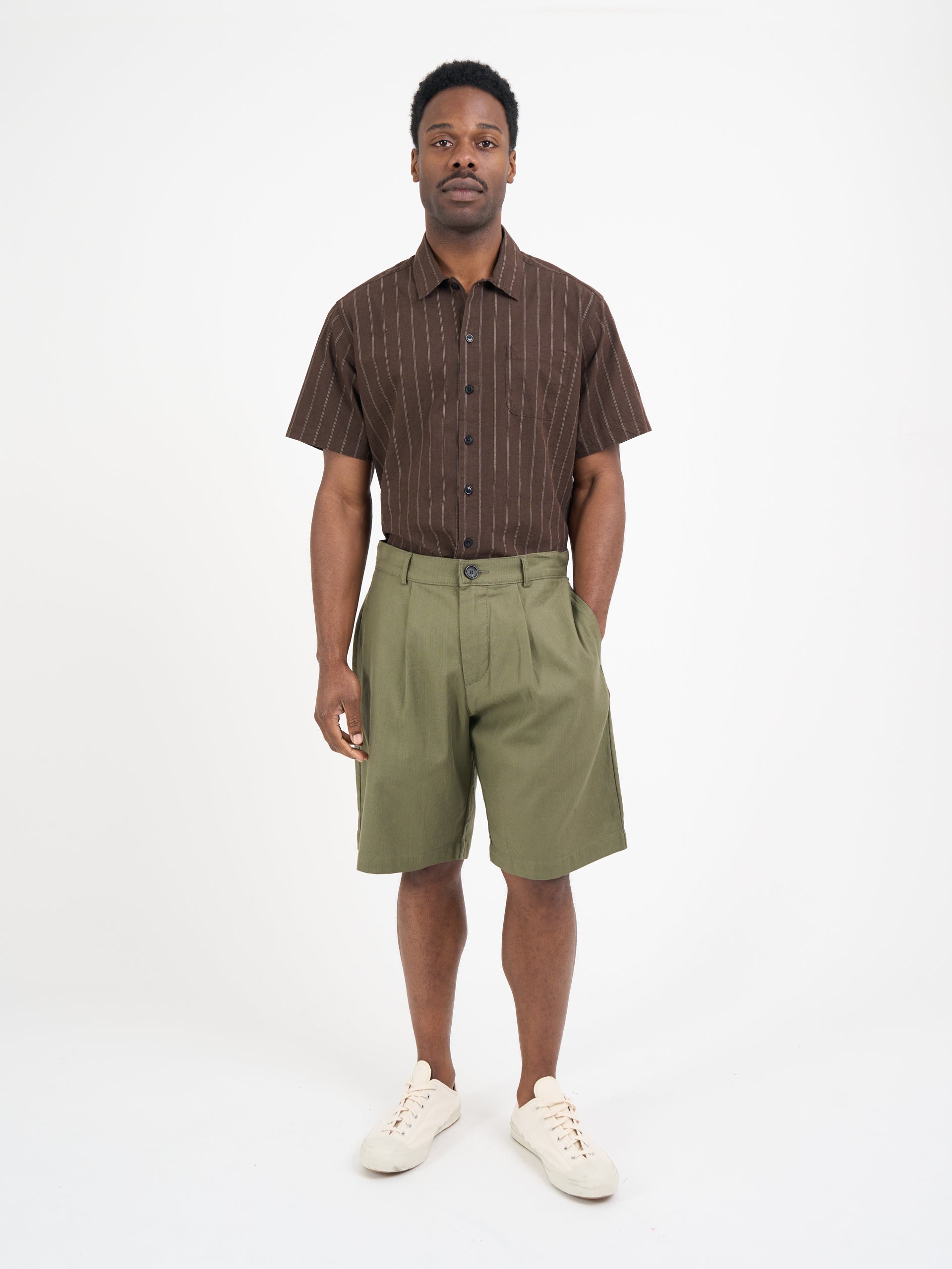 Marcellus Linen Shorts Pleated Herringbone Eastman Green 6