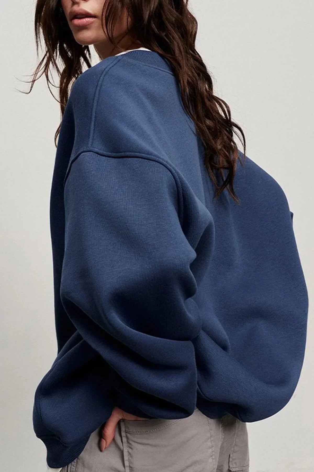 Marente oversized sweatshirt in navy, side view