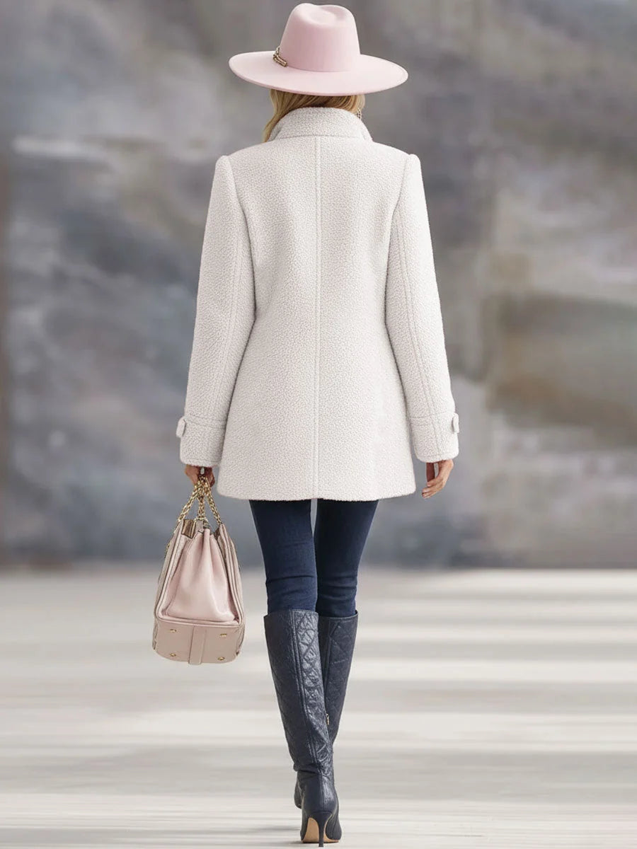 Ninthe teddy coat in white, back view