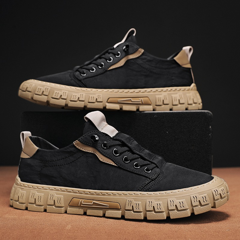 Men's classic lace-up sneakers in navy blue, featuring a minimalistic design and comfortable fit. 10