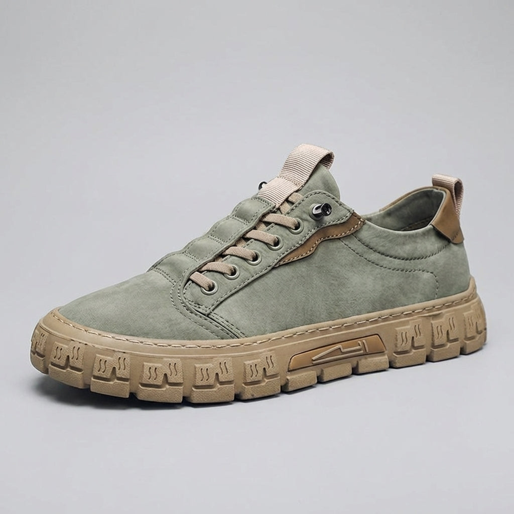 Men's classic lace-up sneakers in navy blue, featuring a minimalistic design and comfortable fit. 6