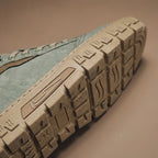 Men's classic lace-up sneakers in navy blue, featuring a minimalistic design and comfortable fit. 7