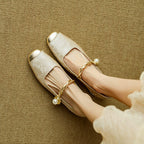 Pera Mary Jane flats in soft pink with a classic, minimalist design. 4