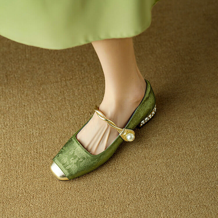 Pera Mary Jane flats in soft pink with a classic, minimalist design. 8