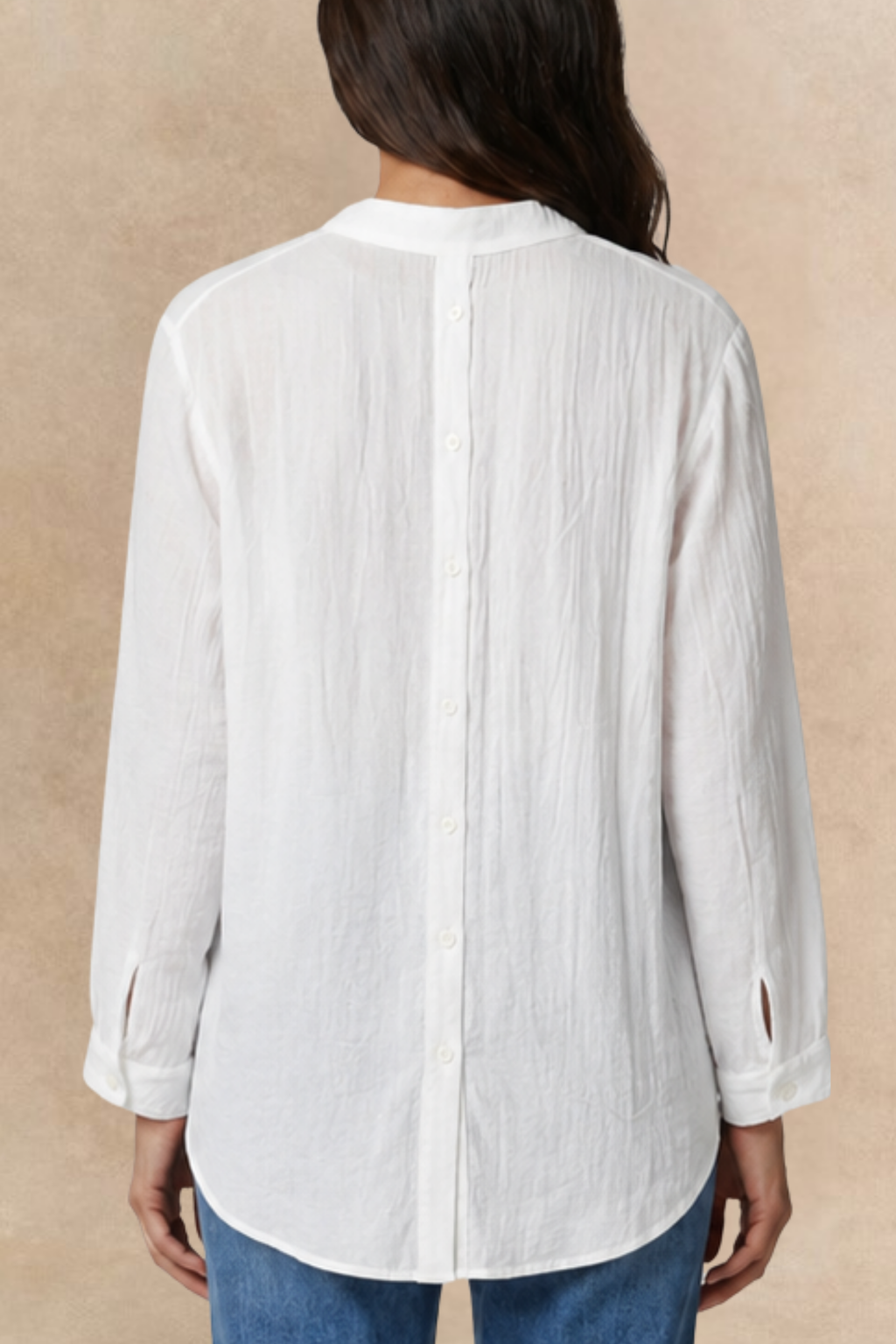 Oversized semi-sheer white shirt in a cotton blend, featuring a relaxed fit and a V-neckline. 4