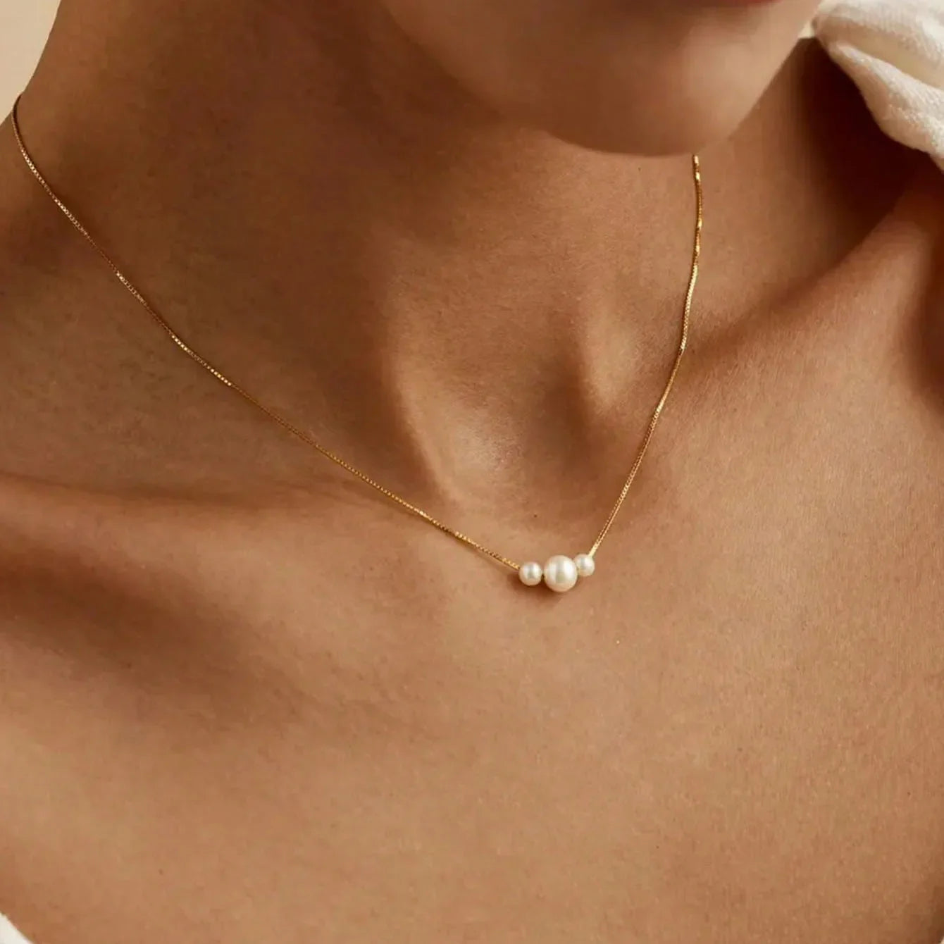 Roselle Pearl Necklace