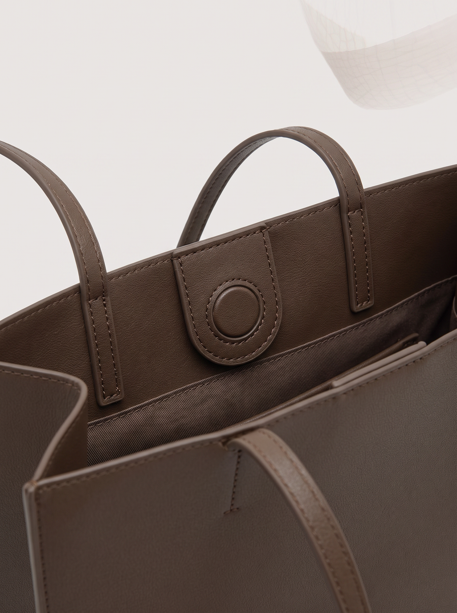 Thea walnut shoulder bag strap and closure detail
