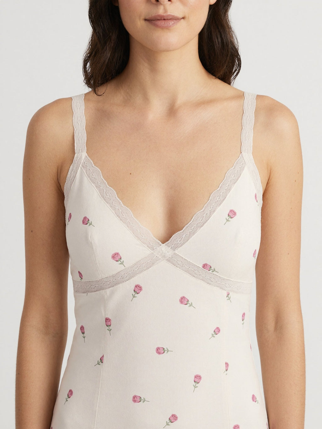 Écru floral lace v-neck dress neckline close-up