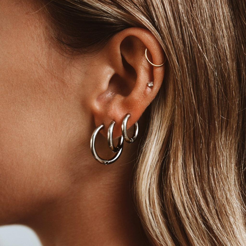 Pippa timeless hoop earrings in gold-tone and silver-tone, image 2