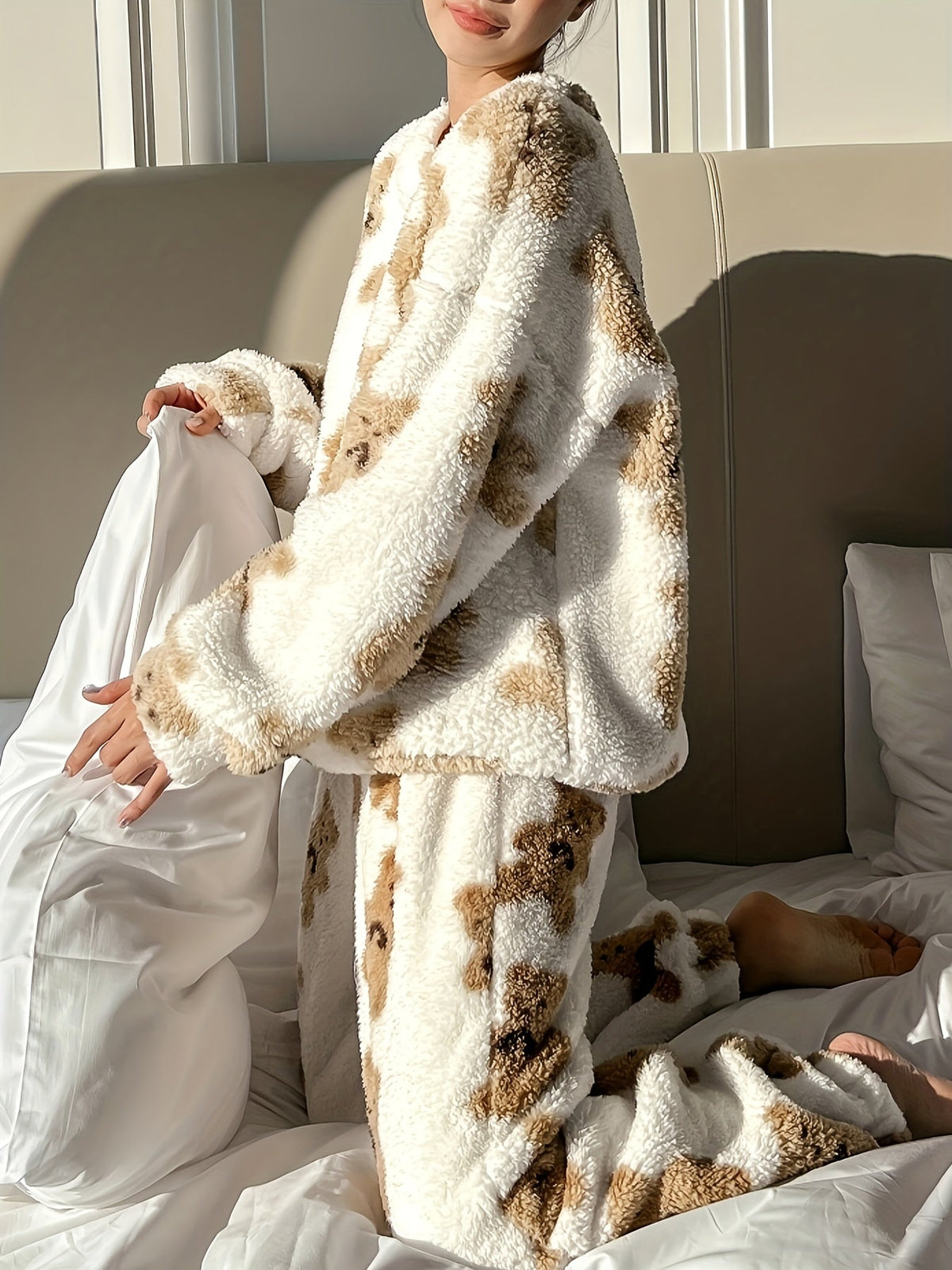 Saar teddy bear print lounge set, image 3