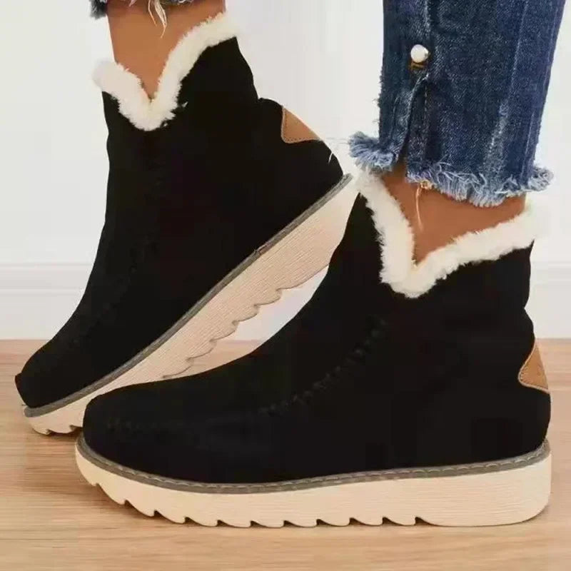 Sigrid faux fur lined winter boots with a treaded sole, image 2