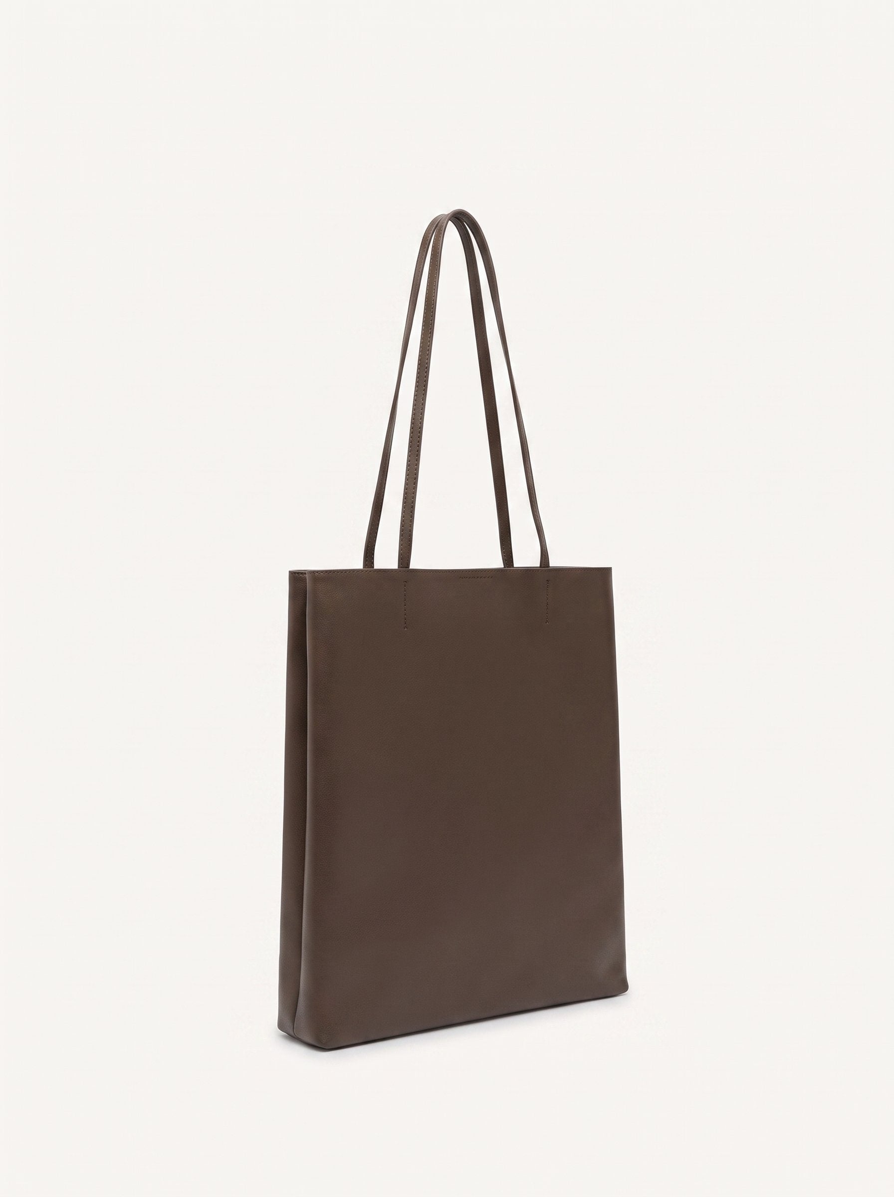 Thea walnut shoulder bag 3/4 view